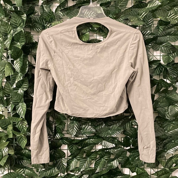 H&M cut out crop top - Picture 1 of 3